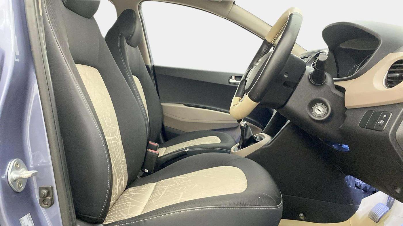 2016 Hyundai Grand i10 SPORTZ 1.2 KAPPA VTVT, Petrol, Manual, 28,379 km, Right Side Front Door Cabin