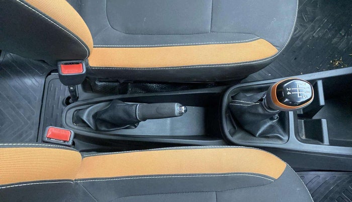 2021 Renault Kwid CLIMBER 1.0 (O), Petrol, Manual, 9,646 km, Gear Lever