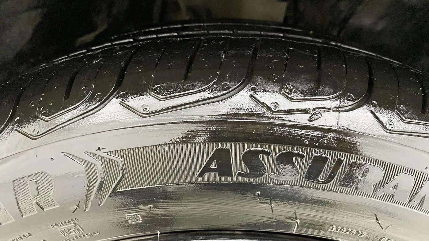 2022 Tata ALTROZ XZA PLUS DARK EDTION, Petrol, Automatic, 60,776 km, Right Front Tyre Tread