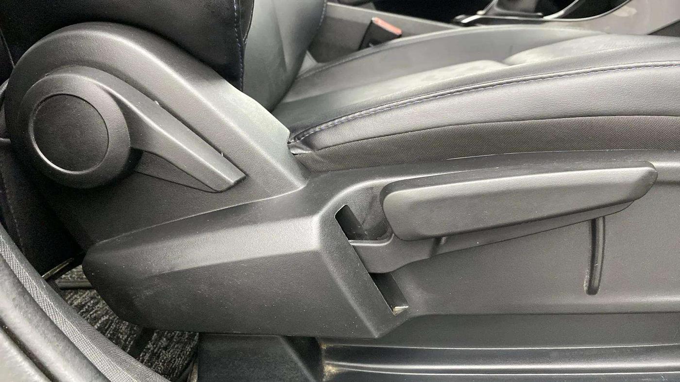 2022 Tata ALTROZ XZA PLUS DARK EDTION, Petrol, Automatic, 60,776 km, Driver Side Adjustment Panel