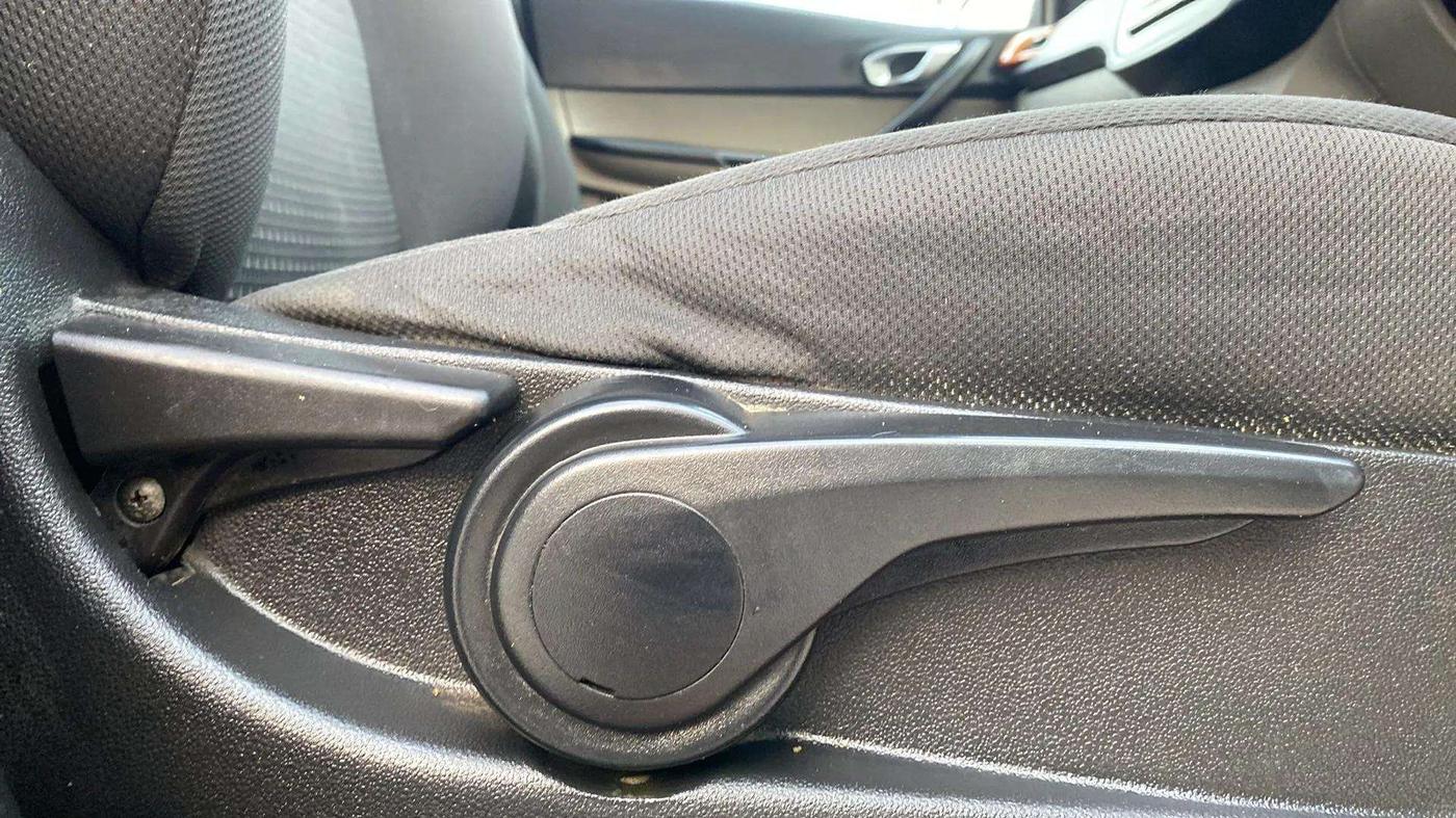2019 Tata Tiago XZ PLUS PETROL, Petrol, Manual, 82,501 km, Driver Side Adjustment Panel