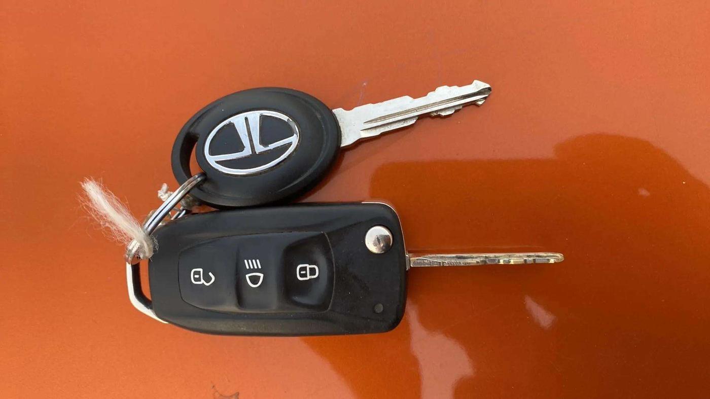 2019 Tata Tiago XZ PLUS PETROL, Petrol, Manual, 82,501 km, Key Close Up