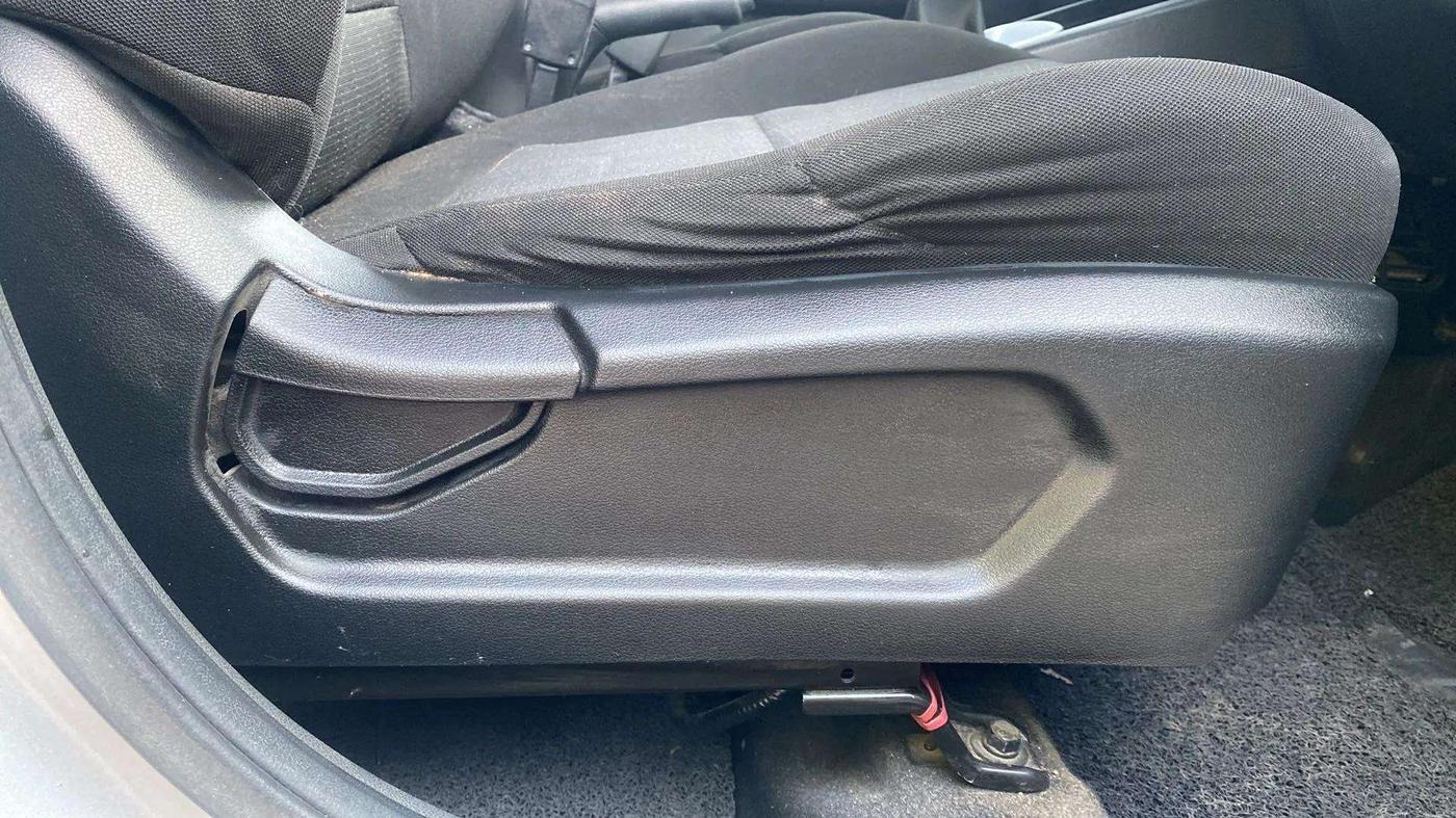 2019 Hyundai VENUE E 1.2, Petrol, Manual, 36,350 km, Driver Side Adjustment Panel