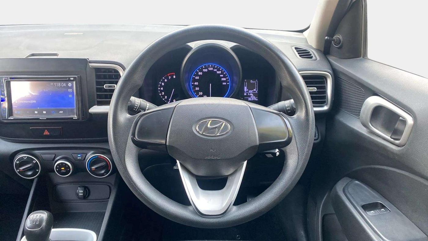 2019 Hyundai VENUE E 1.2, Petrol, Manual, 36,350 km, Steering Wheel Close Up