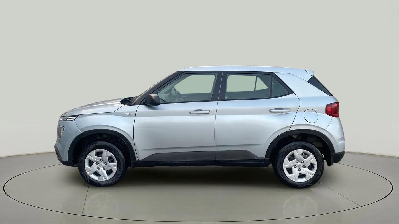 2019 Hyundai VENUE E 1.2, Petrol, Manual, 36,350 km, Left Side