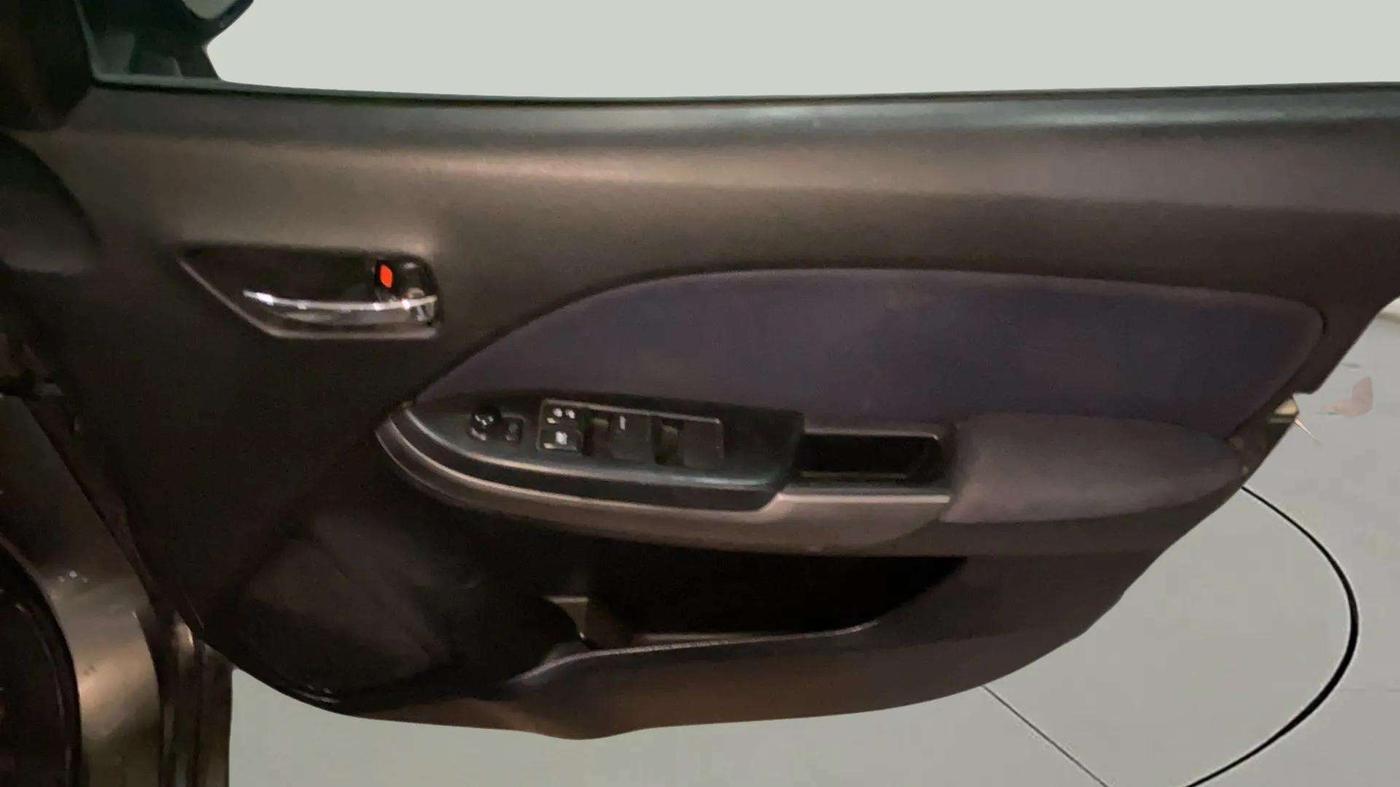 2019 Maruti Baleno ALPHA CVT PETROL 1.2, Petrol, Automatic, 95,442 km, Driver Side Door Panels Control