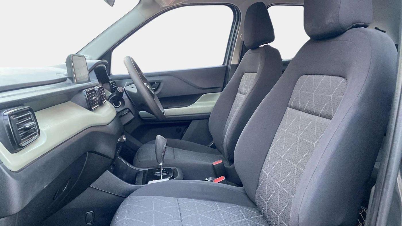 2023 Tata PUNCH ADVENTURE AMT, Petrol, Automatic, 41,239 km, Right Side Front Door Cabin