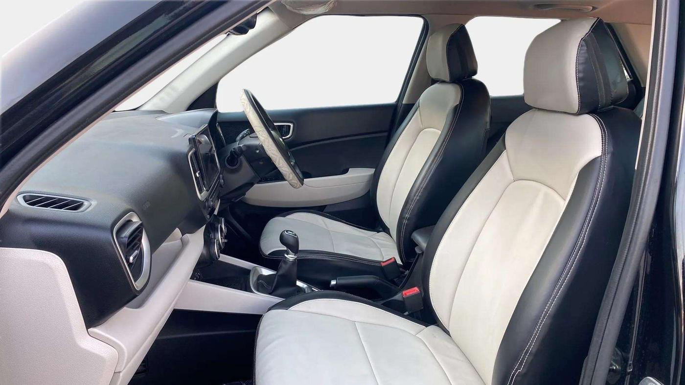 2023 Hyundai VENUE SX 1.2 PETROL, Petrol, Manual, 24,838 km, Right Side Front Door Cabin
