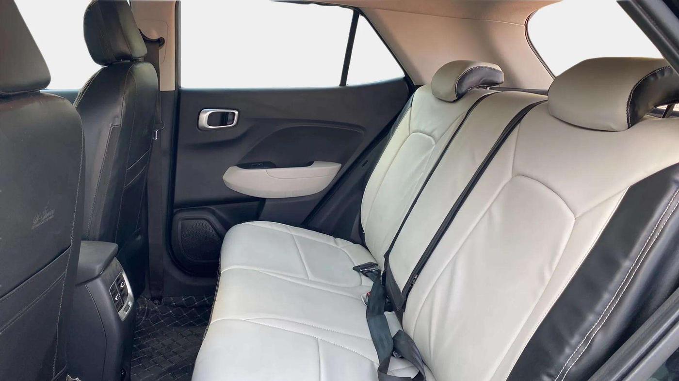 2023 Hyundai VENUE SX 1.2 PETROL, Petrol, Manual, 24,838 km, Right Side Rear Door Cabin