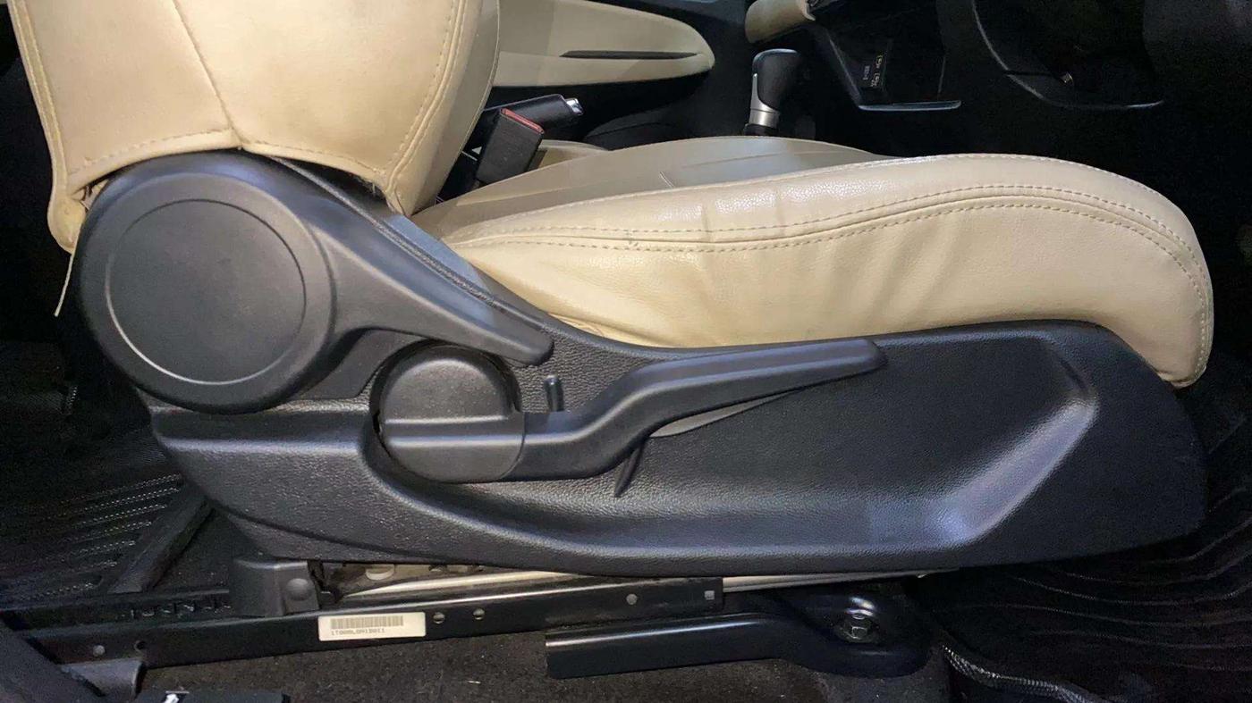 2022 Honda City 1.5L I-VTEC V CVT 5TH GEN, Petrol, Automatic, 23,060 km, Driver Side Adjustment Panel