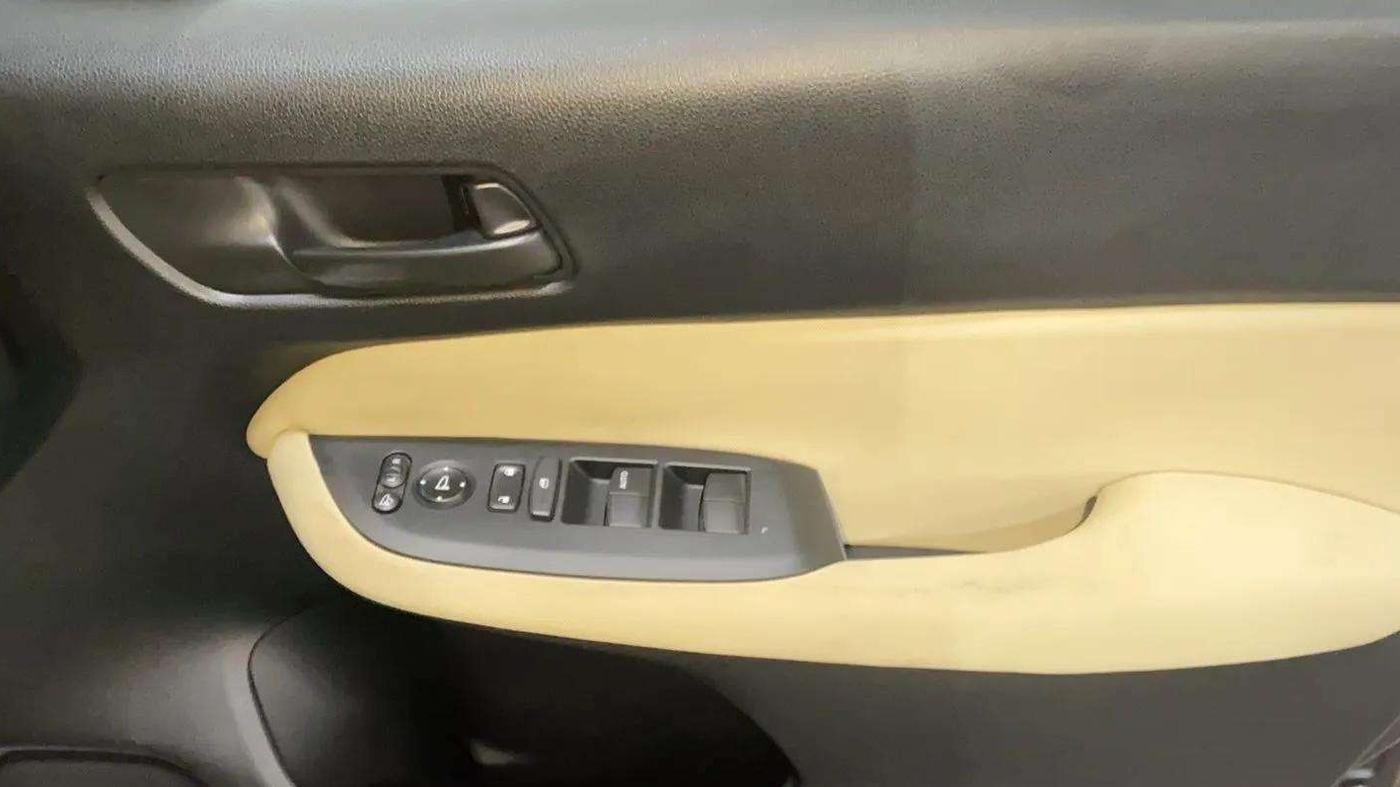 2022 Honda City 1.5L I-VTEC V CVT 5TH GEN, Petrol, Automatic, 23,060 km, Driver Side Door Panels Control