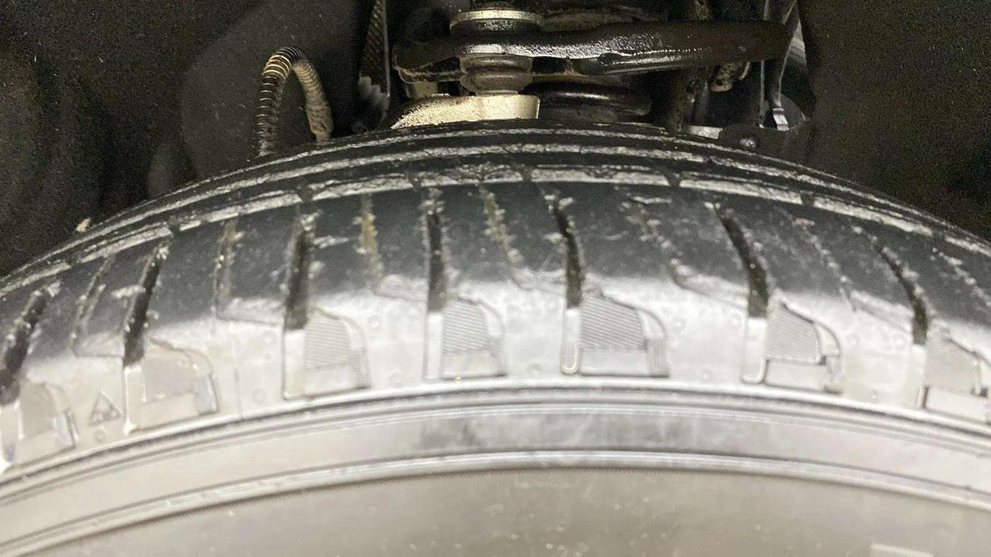 2023 Mahindra SCORPIO-N Z8 L DIESEL MT 2WD 7 STR, Diesel, Manual, 49,928 km, Right Front Tyre Tread