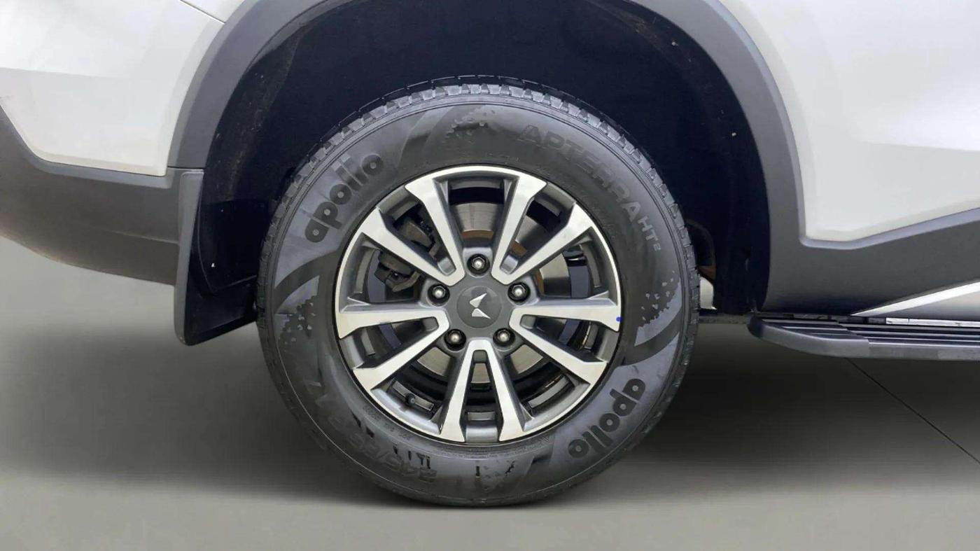 2023 Mahindra SCORPIO-N Z8 L DIESEL MT 2WD 7 STR, Diesel, Manual, 49,928 km, Right Rear Wheel