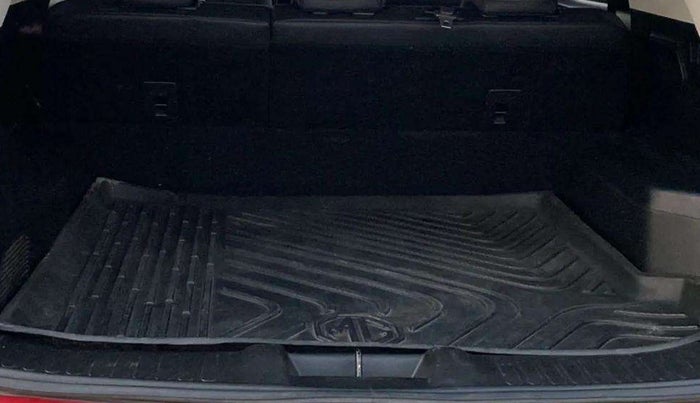 2019 MG HECTOR SHARP 2.0 DIESEL, Diesel, Manual, 89,700 km, Dicky (Boot door) - Parcel tray missing