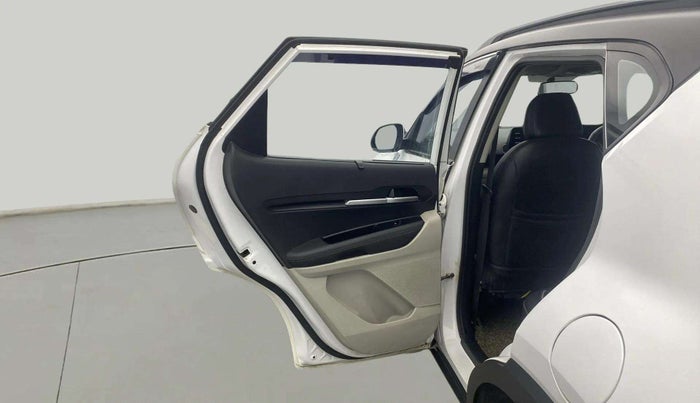 2022 KIA SONET HTX 1.0 IMT, Petrol, Manual, 55,563 km, LHS Rear Door