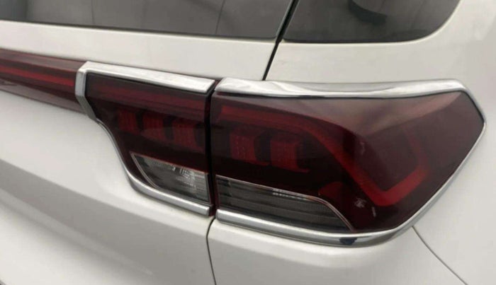 2022 KIA SONET HTX 1.0 IMT, Petrol, Manual, 55,563 km, Right tail light - Minor scratches