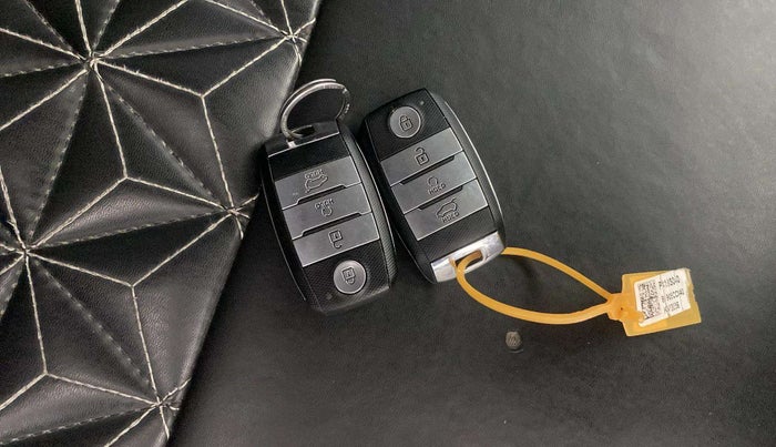 2022 KIA SONET HTX 1.0 IMT, Petrol, Manual, 55,563 km, Key Close Up
