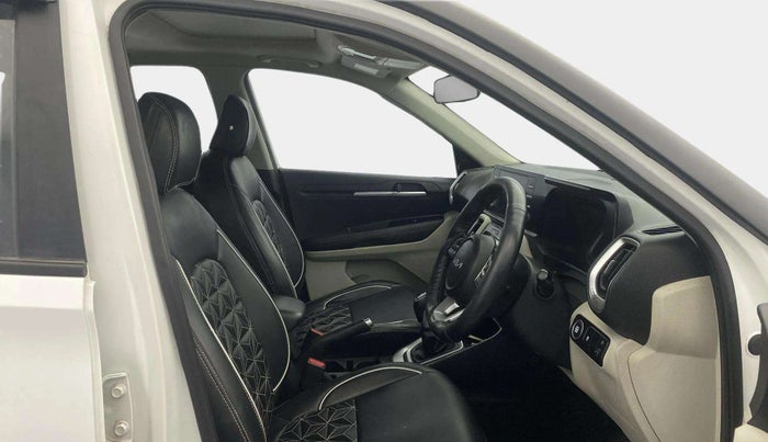 2022 KIA SONET HTX 1.0 IMT, Petrol, Manual, 55,563 km, Right Side Front Door Cabin