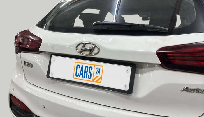 2019 Hyundai Elite i20 ASTA 1.2 (O), Petrol, Manual, 43,156 km, Dicky (Boot door) - Tool missing