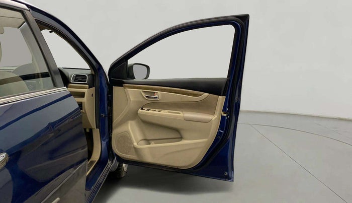 2019 Maruti Ciaz DELTA 1.5 SHVS MT PETROL, Petrol, Manual, 62,071 km, RHS Front Door