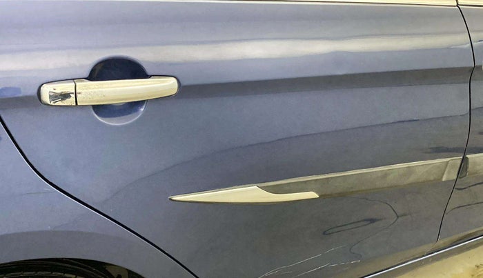 2019 Maruti Ciaz DELTA 1.5 SHVS MT PETROL, Petrol, Manual, 62,071 km, Right rear door - Paint minor damage