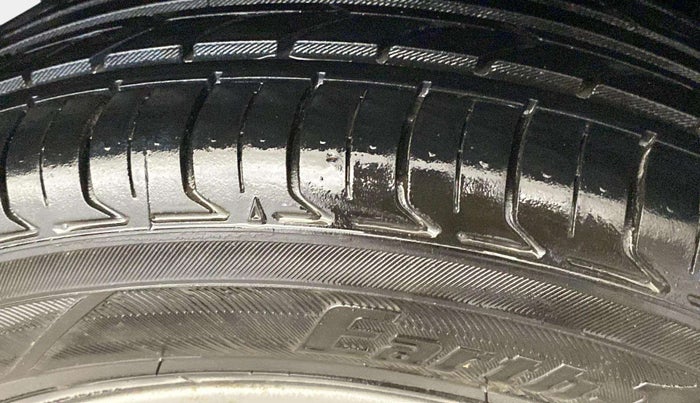 2019 Maruti Ciaz DELTA 1.5 SHVS MT PETROL, Petrol, Manual, 62,071 km, Right Rear Tyre Tread
