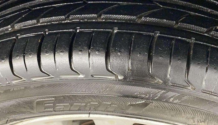2019 Maruti Ciaz DELTA 1.5 SHVS MT PETROL, Petrol, Manual, 62,071 km, Right Front Tyre Tread