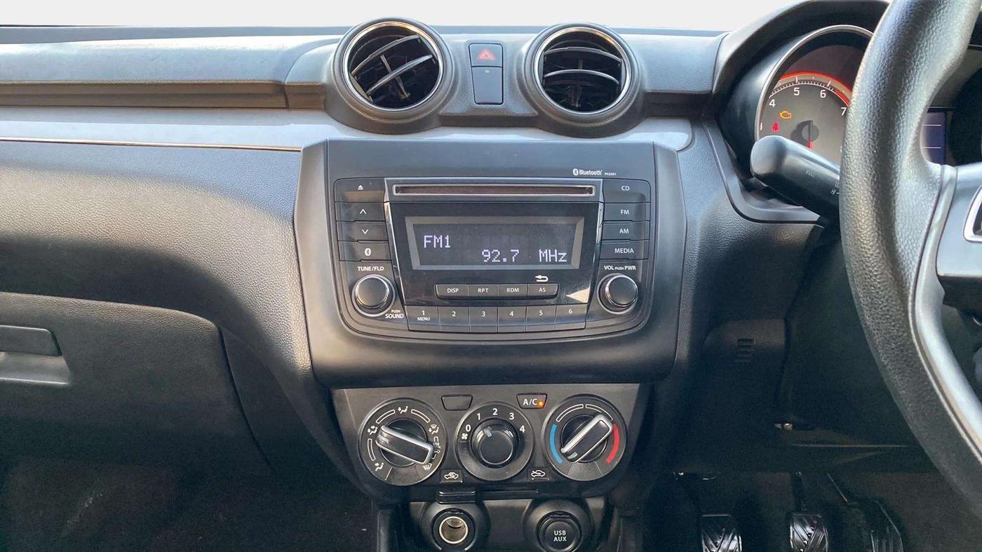 2020 Maruti Swift VXI, Petrol, Manual, 27,626 km, Air Conditioner