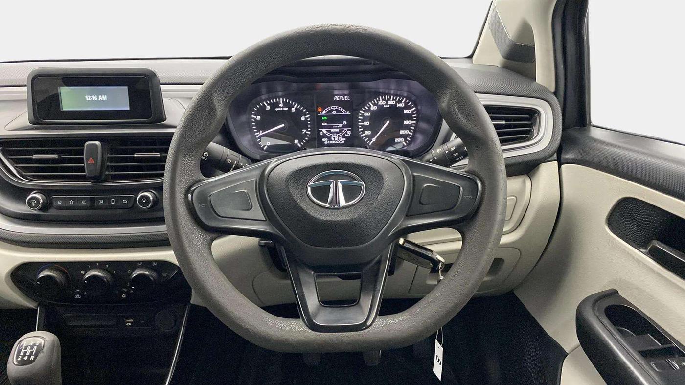 2021 Tata ALTROZ XE PETROL, Petrol, Manual, 51,293 km, Steering Wheel Close Up