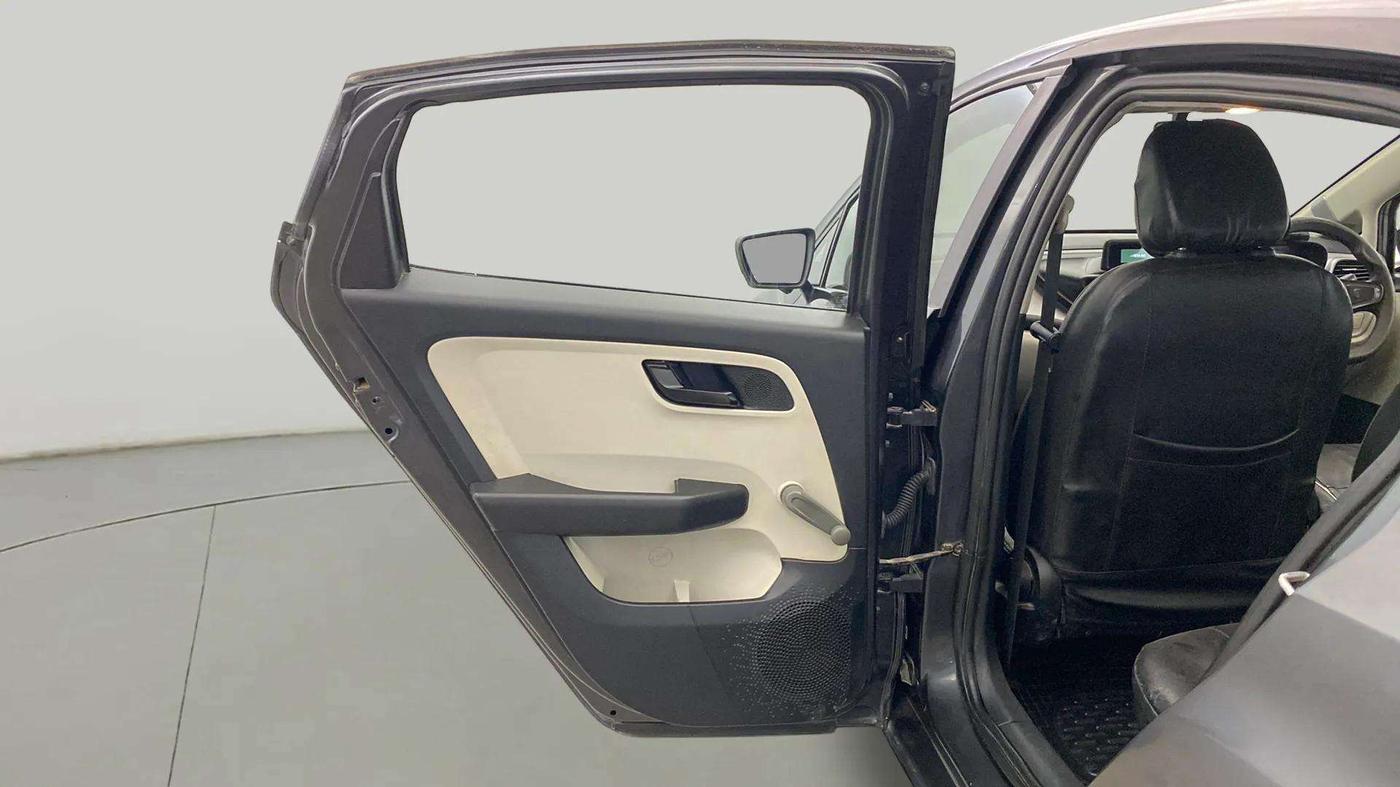 2021 Tata ALTROZ XE PETROL, Petrol, Manual, 51,293 km, LHS Rear Door