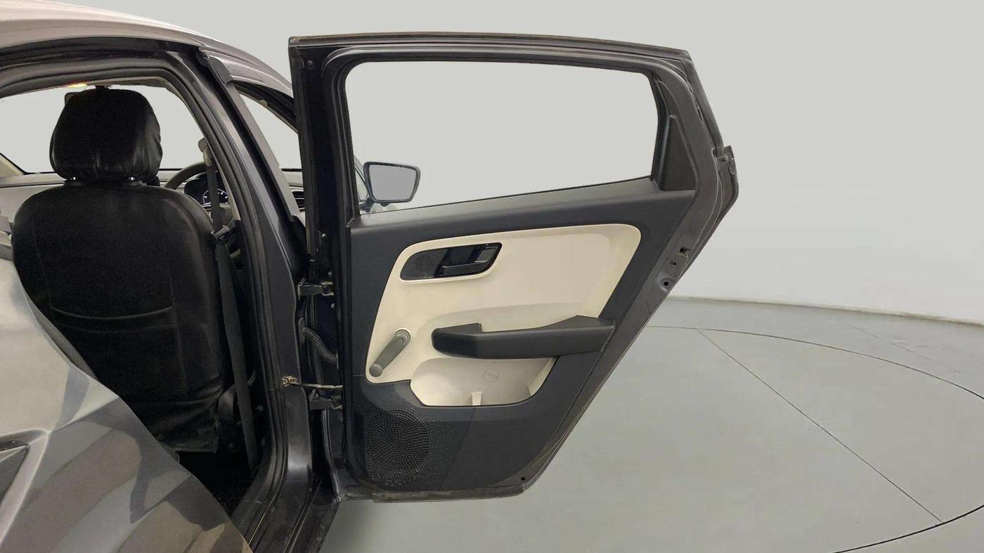 2021 Tata ALTROZ XE PETROL, Petrol, Manual, 51,293 km, RHS Rear Door