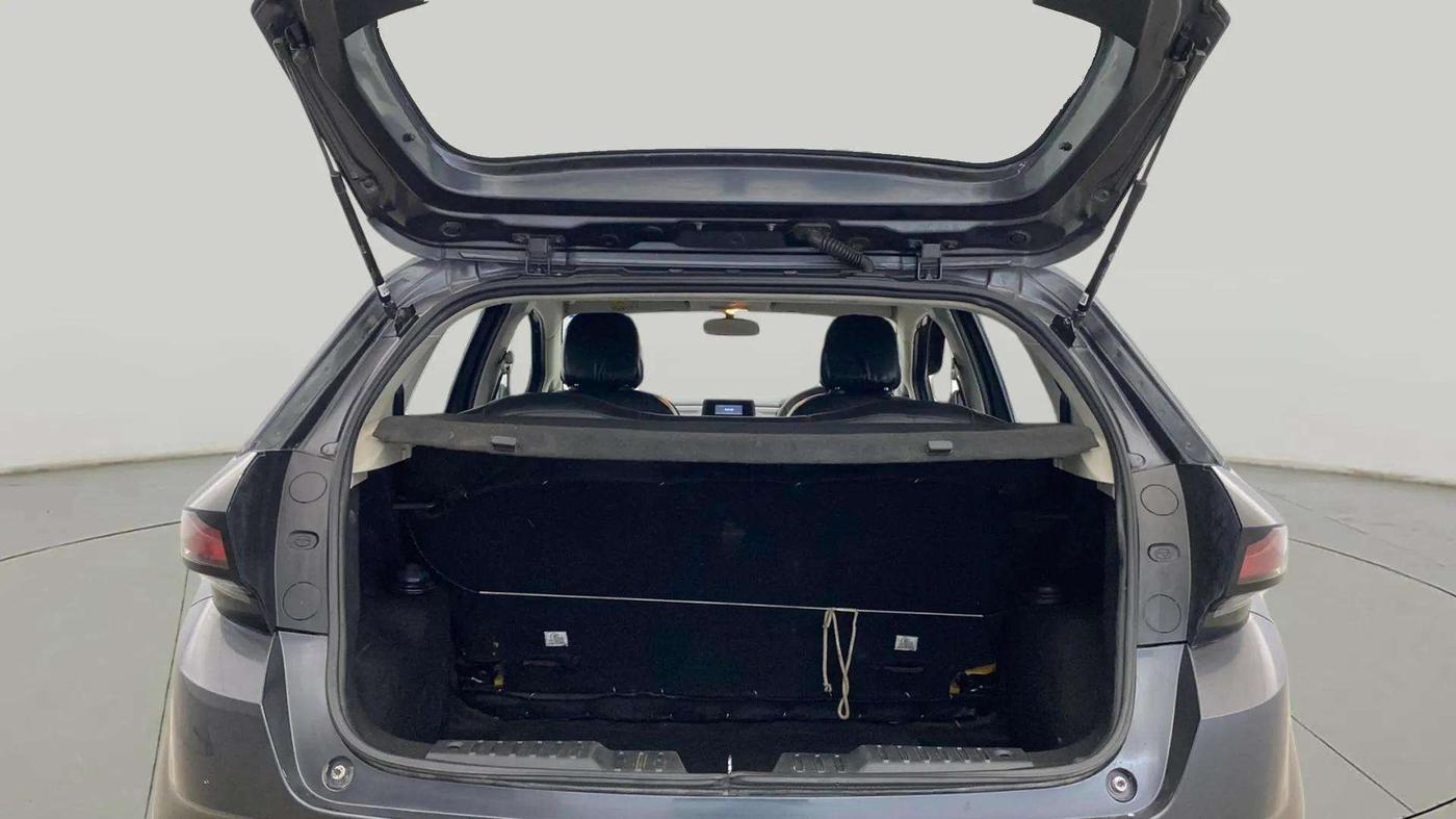 2021 Tata ALTROZ XE PETROL, Petrol, Manual, 51,293 km, Boot Inside