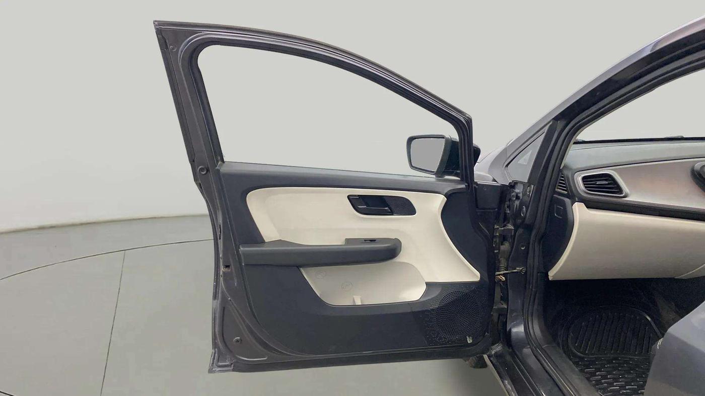 2021 Tata ALTROZ XE PETROL, Petrol, Manual, 51,293 km, LHS Front Door