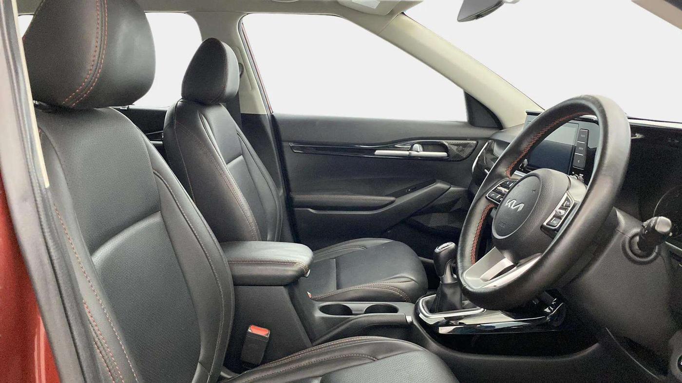 2022 KIA SELTOS HTK PLUS 1.5 DIESEL, Diesel, Manual, 30,084 km, Right Side Front Door Cabin