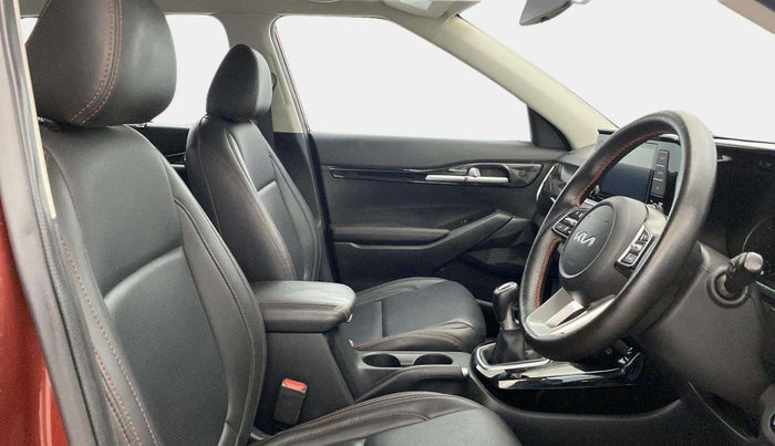 2022 KIA SELTOS HTK PLUS 1.5 DIESEL, Diesel, Manual, 30,084 km, Right Side Front Door Cabin