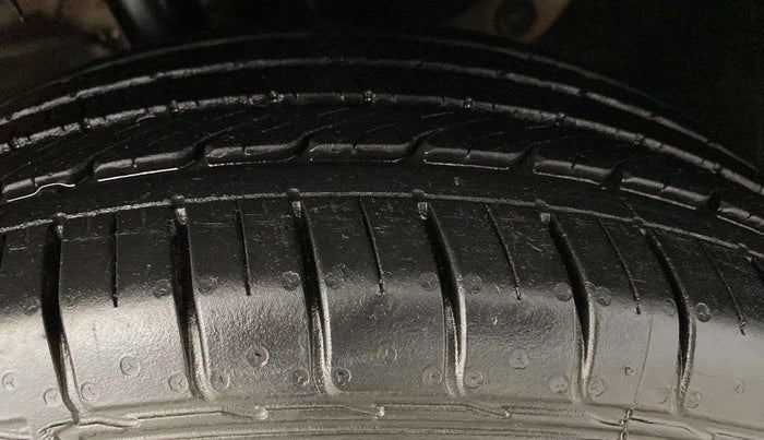 2022 KIA SELTOS HTK PLUS 1.5 DIESEL, Diesel, Manual, 30,084 km, Right Front Tyre Tread