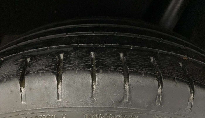 2017 Maruti Baleno ZETA CVT PETROL 1.2, Petrol, Automatic, 45,975 km, Left Rear Tyre Tread