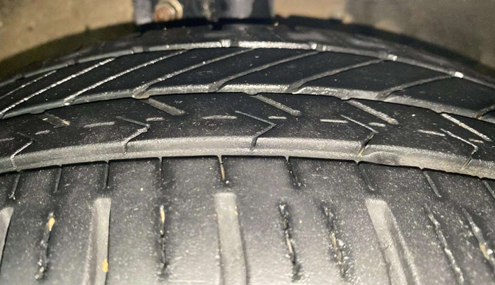 2016 Maruti Celerio ZXI, Petrol, Manual, 70,502 km, Right Front Tyre Tread