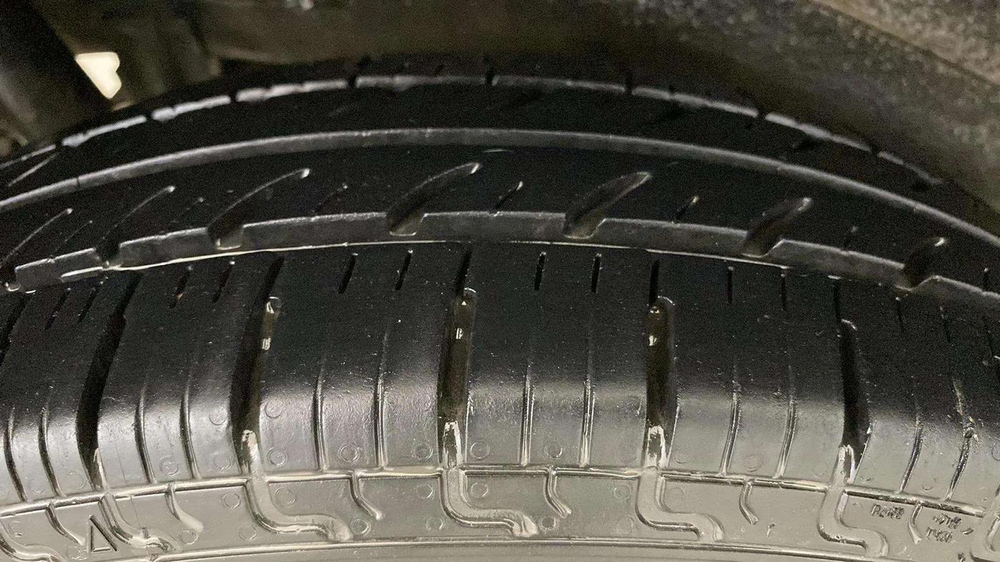 2013 Maruti Wagon R 1.0 LXI CNG, CNG, Manual, 94,252 km, Right Rear Tyre Tread