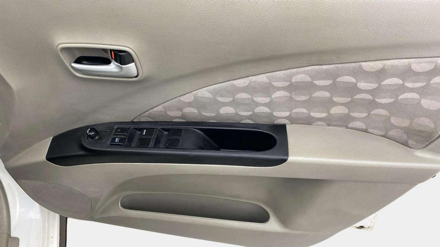 2017 Maruti Celerio ZXI AMT (O), Petrol, Automatic, 74,530 km, Driver Side Door Panels Control
