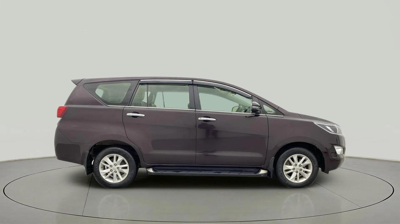 2020 Toyota Innova Crysta 2.4 VX 7 STR, Diesel, Manual, 34,186 km, Right Side View