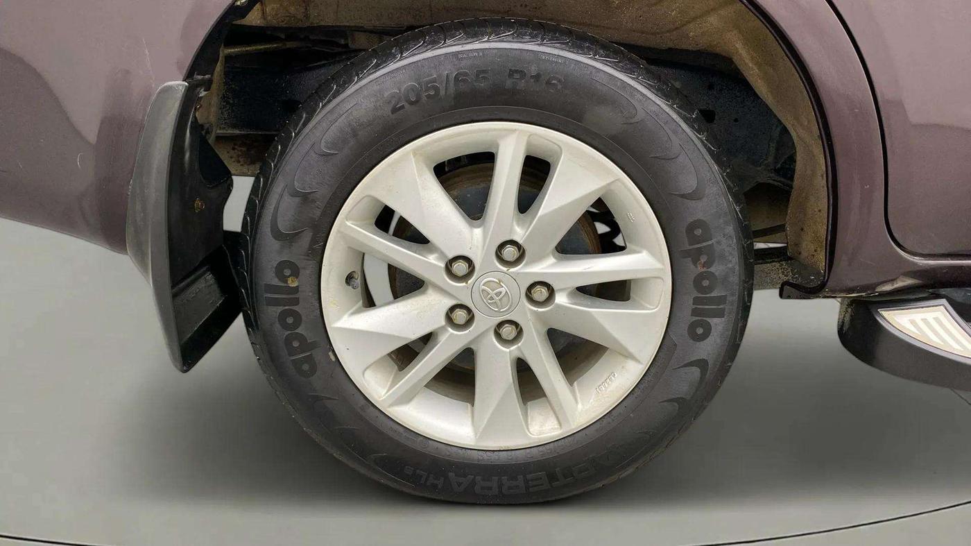 2020 Toyota Innova Crysta 2.4 VX 7 STR, Diesel, Manual, 34,186 km, Right Rear Wheel