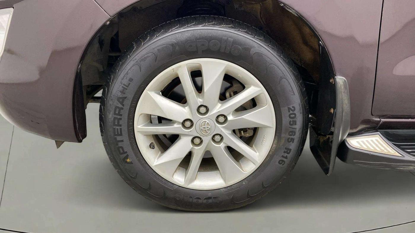 2020 Toyota Innova Crysta 2.4 VX 7 STR, Diesel, Manual, 34,186 km, Left Front Wheel