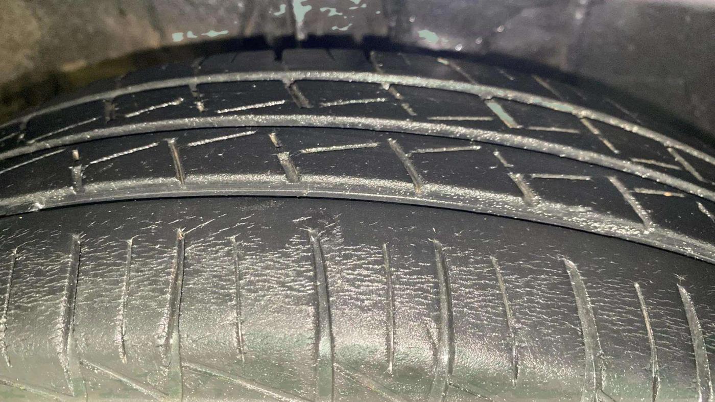 2020 Maruti Alto VXI PLUS, Petrol, Manual, 16,188 km, Left Front Tyre Tread