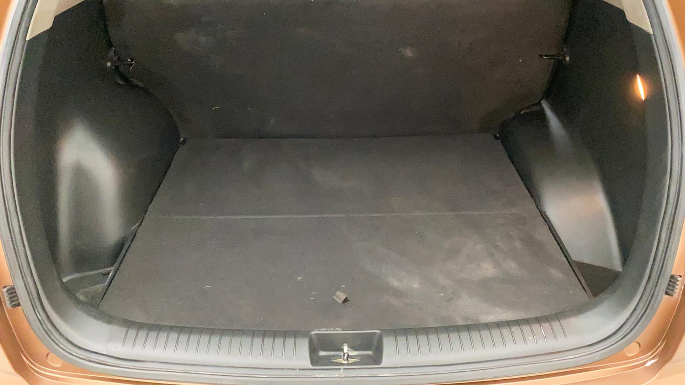 2017 Hyundai Creta E PLUS 1.6 PETROL, Petrol, Manual, 55,852 km, Boot Inside