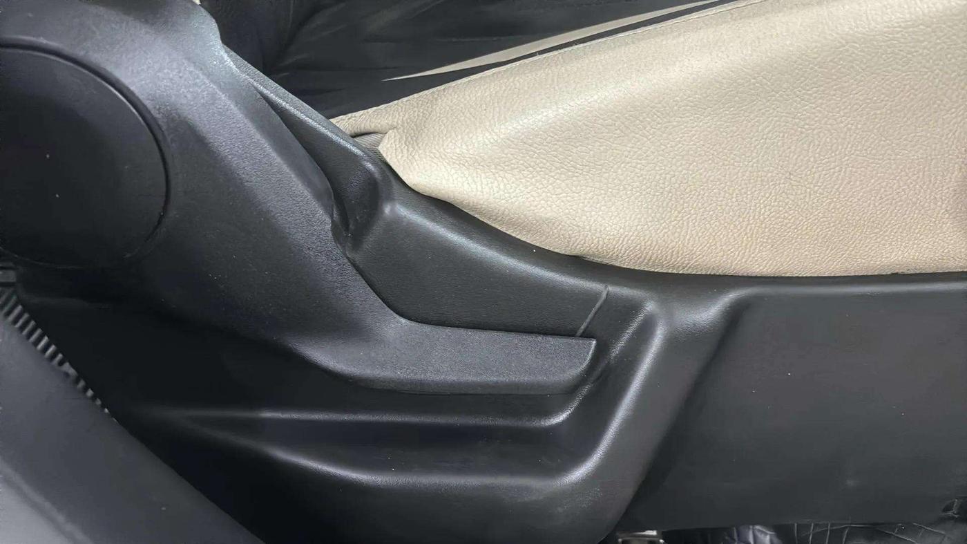 2020 Maruti New Wagon-R LXI CNG 1.0, CNG, Manual, 54,687 km, Driver Side Adjustment Panel