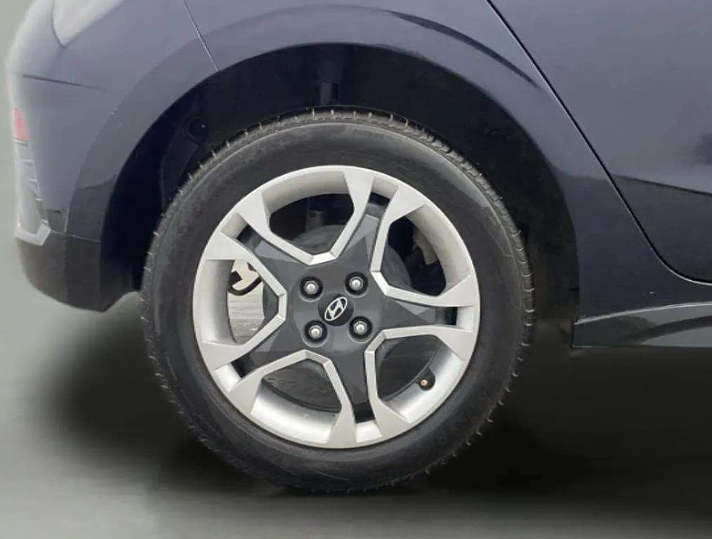 2024 Hyundai NEW I20 Sportz (O) 1.2 IVT, Petrol, Automatic, 26,371 km, Right Rear Wheel