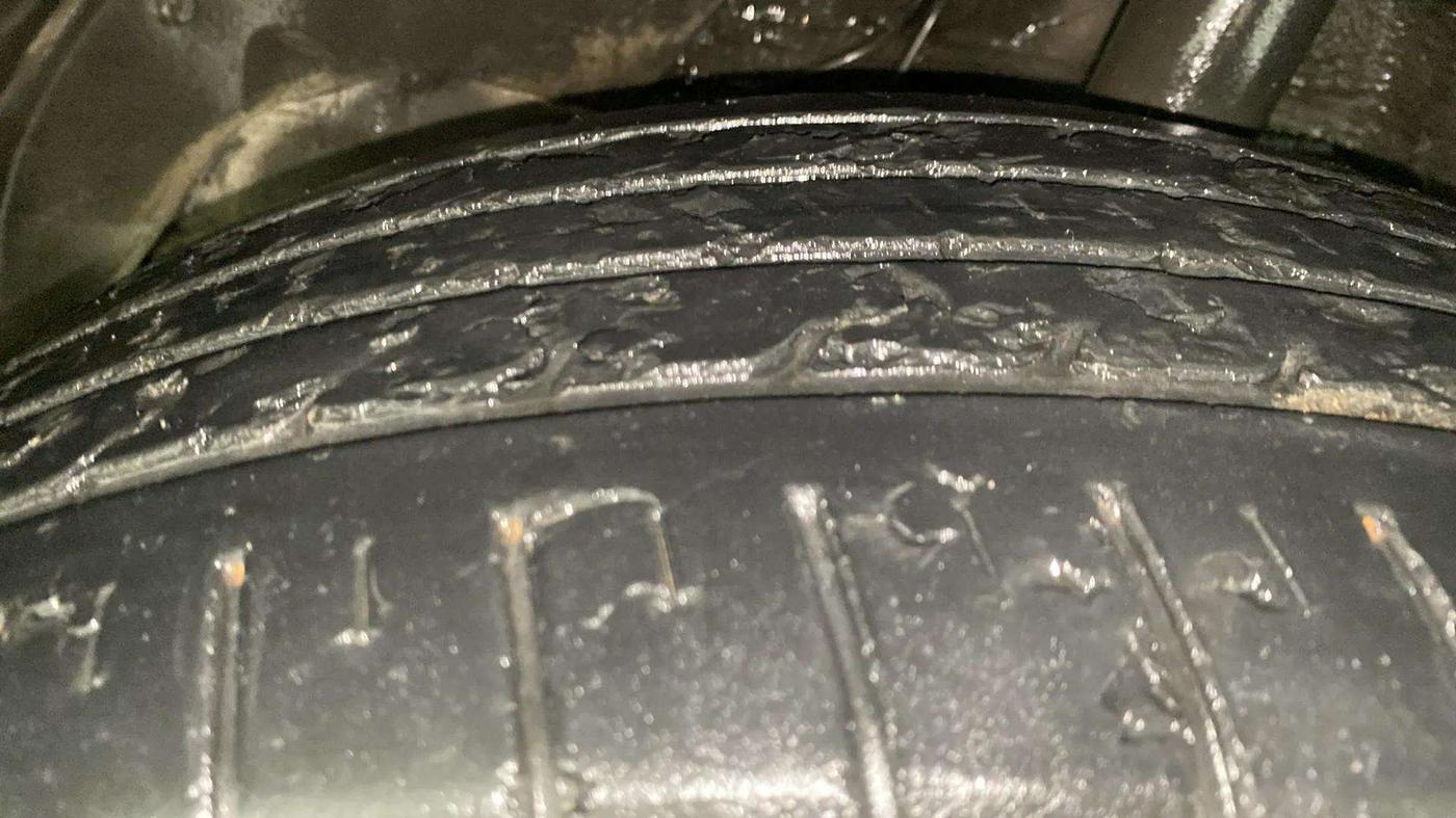 2019 MG HECTOR SHARP 1.5 DCT PETROL, Petrol, Automatic, 42,658 km, Left Front Tyre Tread