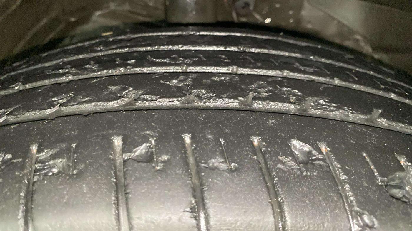 2019 MG HECTOR SHARP 1.5 DCT PETROL, Petrol, Automatic, 42,658 km, Right Front Tyre Tread