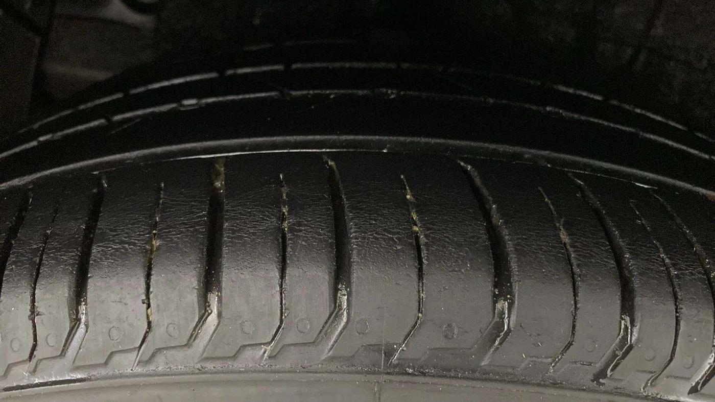 2021 Hyundai NEW I20 ASTA (O) 1.0 TURBO GDI DCT, Petrol, Automatic, 31,128 km, Right Rear Tyre Tread